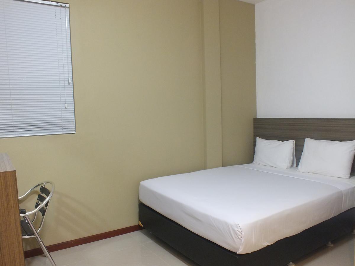 Hôtel Zamrud Malioboro à Yogyakarta Extérieur photo