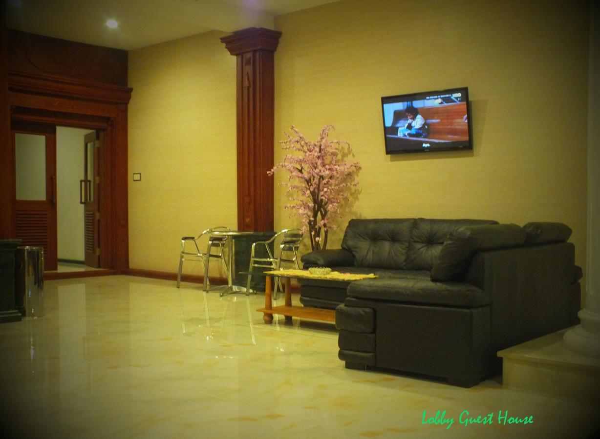 Hôtel Zamrud Malioboro à Yogyakarta Extérieur photo