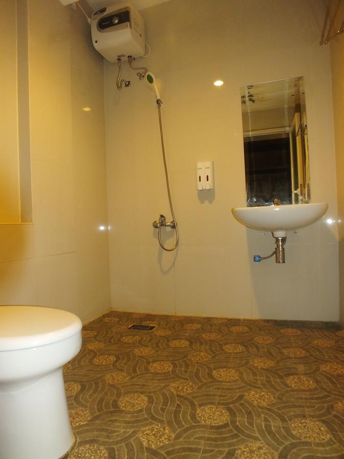 Hôtel Zamrud Malioboro à Yogyakarta Extérieur photo